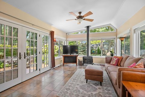 Tiny photo for 208 Park Lane, Lake Bluff, IL 60044 (MLS # 12474551)