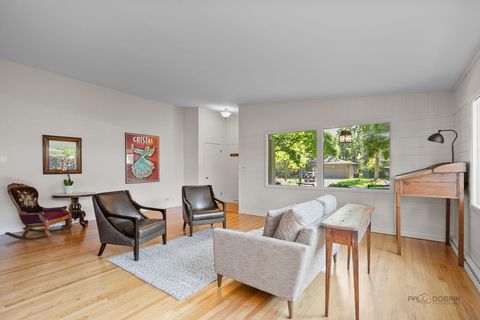 Tiny photo for 208 Park Lane, Lake Bluff, IL 60044 (MLS # 12474551)