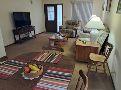 Tiny photo for 654 Tacoma Drive, Carol Stream, IL 60188 (MLS # 12514323)