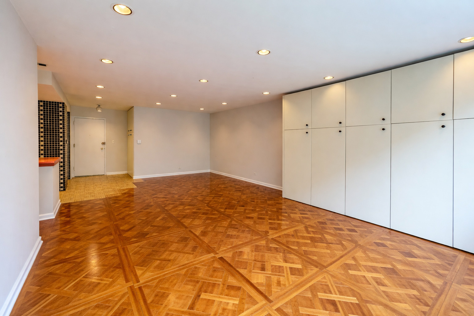 1516 Hinman Avenue 603