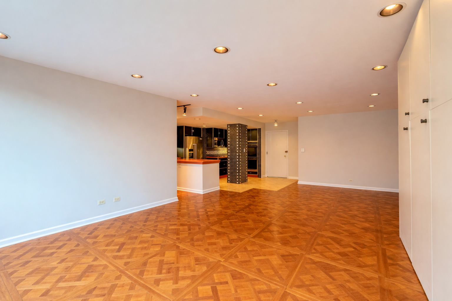 1516 Hinman Avenue 603