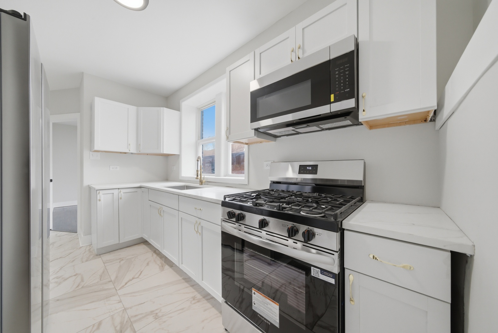 6623 S Vernon Avenue