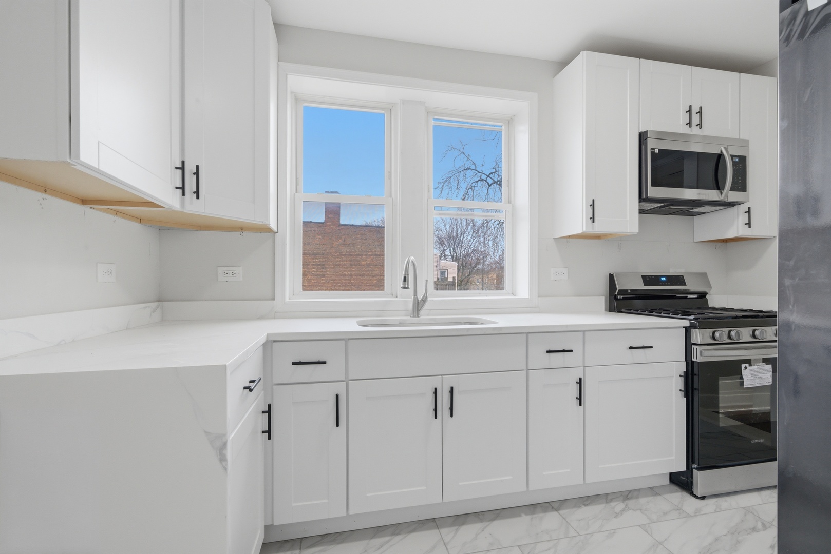 6623 S Vernon Avenue