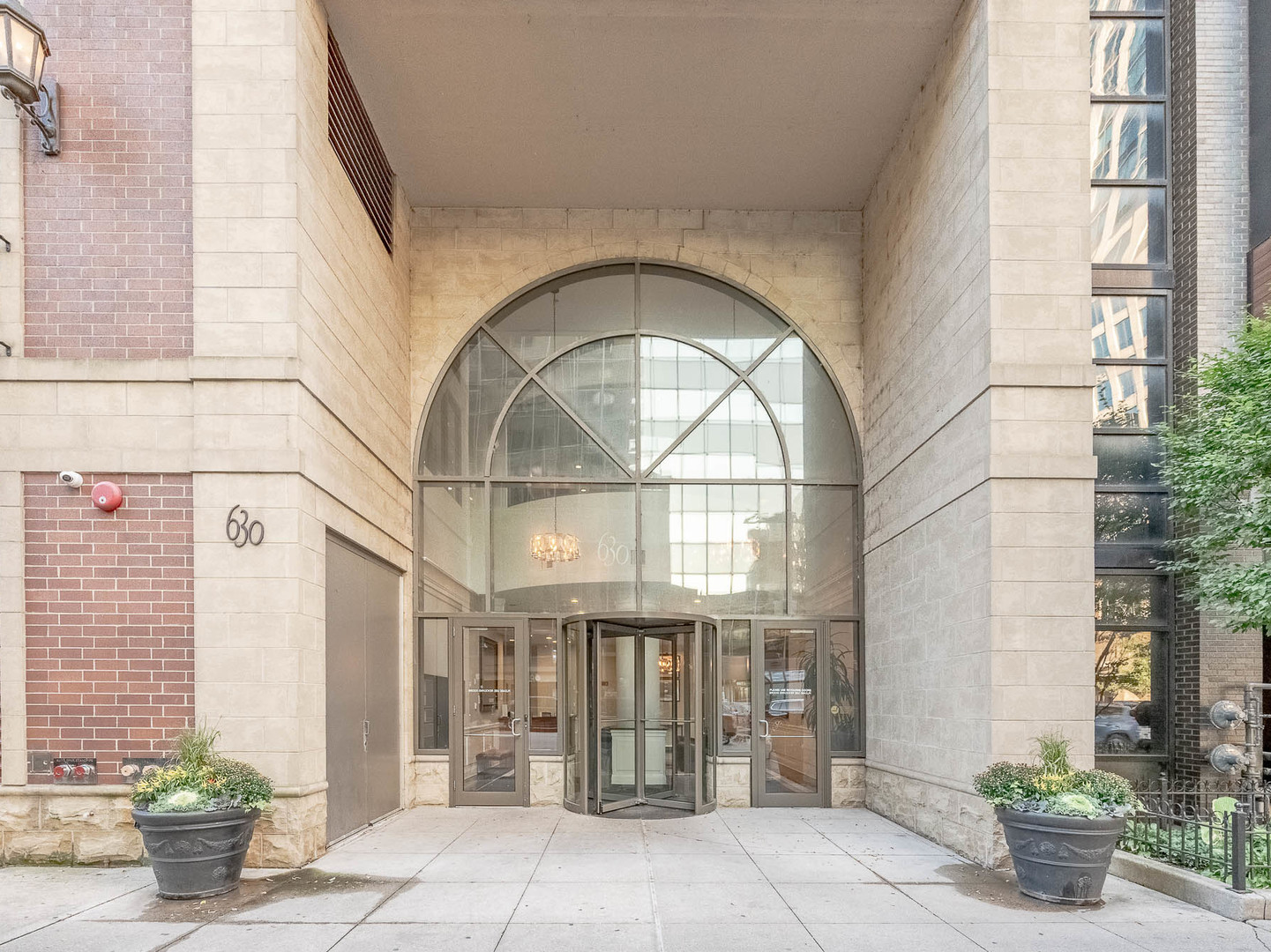 630 N State Street 2204