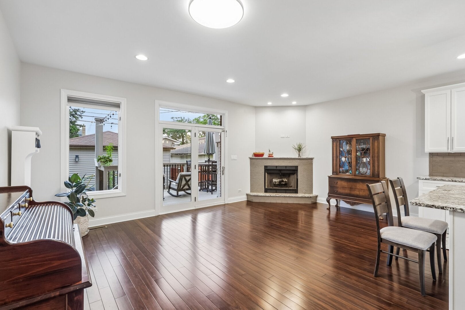 2811 N 75th Avenue
