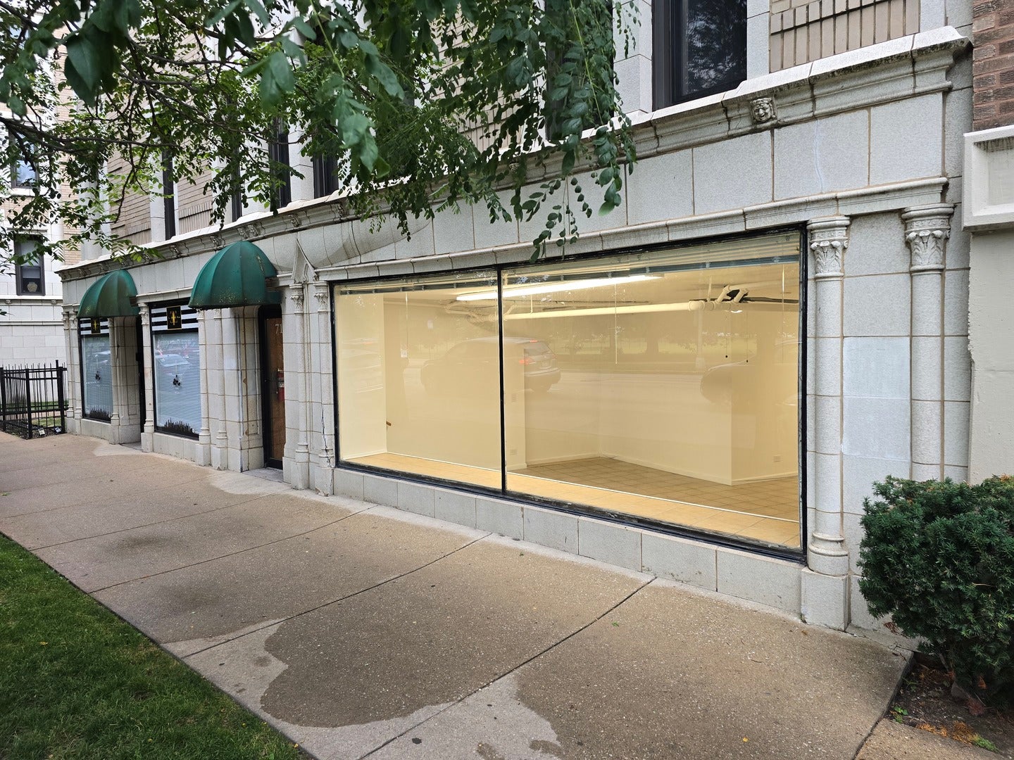 7100 N Sheridan Road 7110
