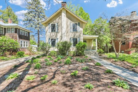 Photo of 702 W INDIANA Avenue, Urbana, IL 61801 (MLS # 12610594)