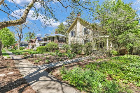 Tiny photo for 702 W INDIANA Avenue, Urbana, IL 61801 (MLS # 12610594)