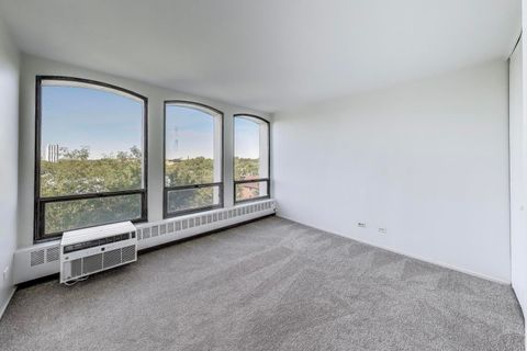 Tiny photo for 1401 E 55th Street #602N, Chicago, IL 60615 (MLS # 12478044)