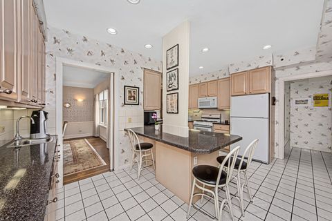 Tiny photo for 3920 N Lake Shore Drive #3S, Chicago, IL 60613 (MLS # 12483978)
