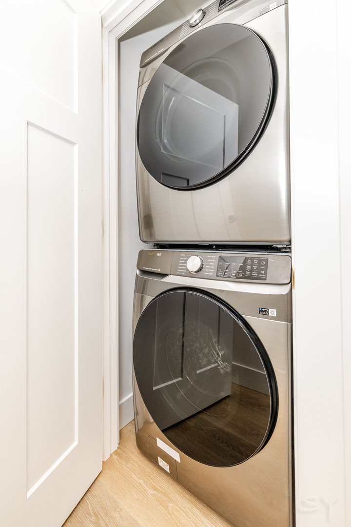 1245 S Fairfield Avenue 2