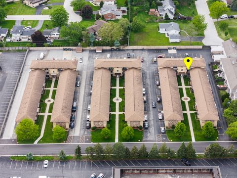 Tiny photo for 6126 S Kensington Avenue #C, Countryside, IL 60525 (MLS # 12651020)