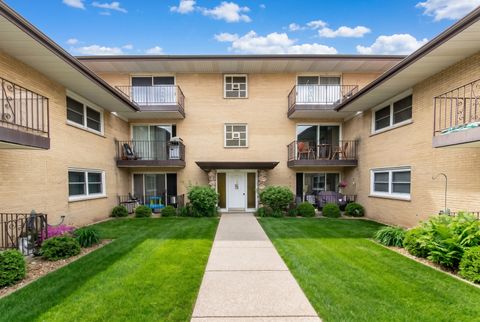 Photo of 6126 S Kensington Avenue #C, Countryside, IL 60525 (MLS # 12651020)