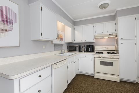 Tiny photo for 6126 S Kensington Avenue #C, Countryside, IL 60525 (MLS # 12651020)