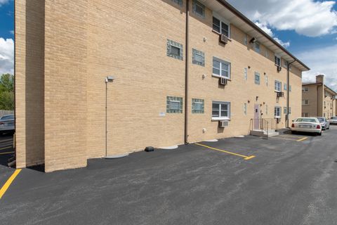 Tiny photo for 6126 S Kensington Avenue #C, Countryside, IL 60525 (MLS # 12651020)