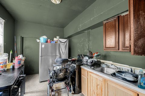 Tiny photo for 852 N Harding Avenue, Chicago, IL 60651 (MLS # 12617809)
