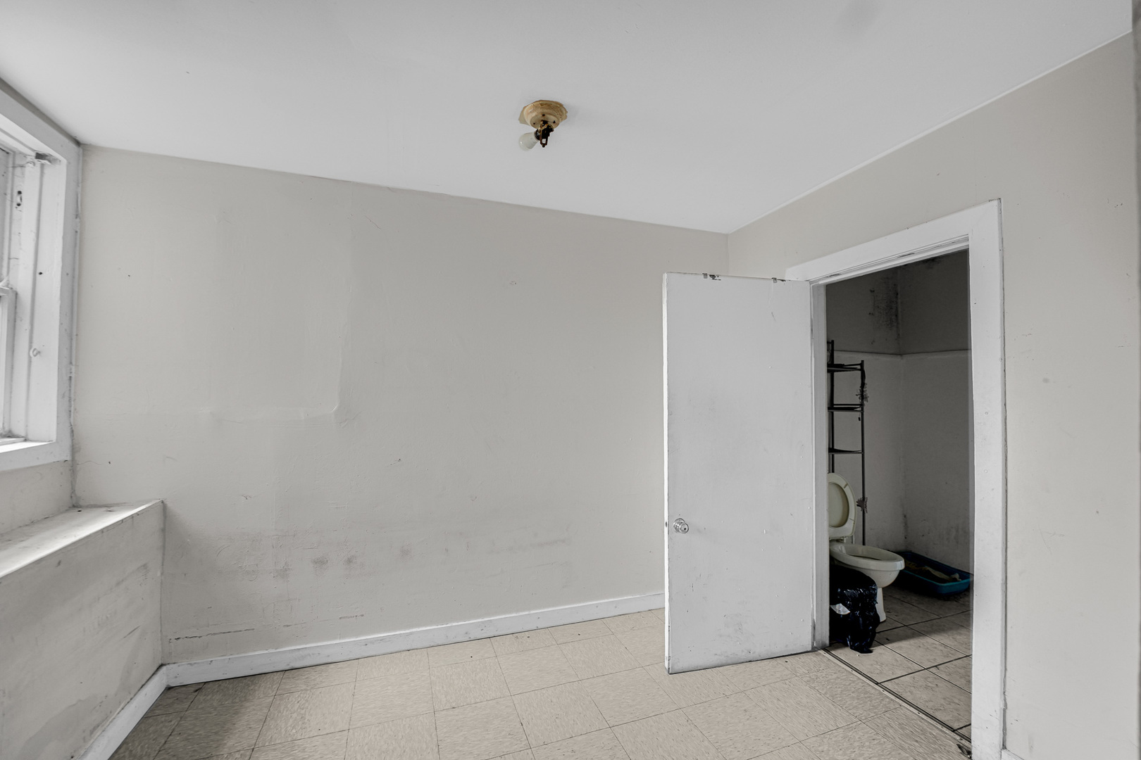 852 N Harding Avenue