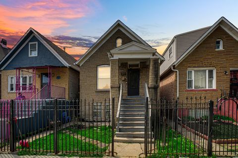 Tiny photo for 852 N Harding Avenue, Chicago, IL 60651 (MLS # 12617809)