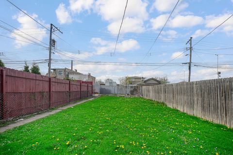 Tiny photo for 852 N Harding Avenue, Chicago, IL 60651 (MLS # 12617809)