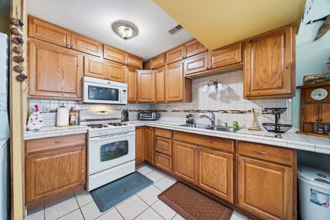 Tiny photo for 865 Oxford Place #865, Wheeling, IL 60090 (MLS # 12710364)