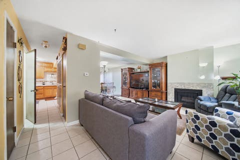 Tiny photo for 865 Oxford Place #865, Wheeling, IL 60090 (MLS # 12710364)