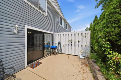 Tiny photo for 865 Oxford Place #865, Wheeling, IL 60090 (MLS # 12710364)
