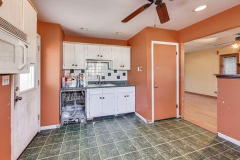 Tiny photo for 116 Woody Way, Lake In The Hills, IL 60156 (MLS # 12536167)