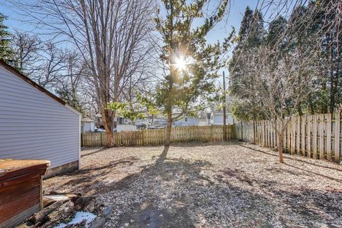 Tiny photo for 116 Woody Way, Lake In The Hills, IL 60156 (MLS # 12536167)