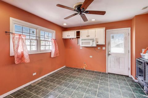 Tiny photo for 116 Woody Way, Lake In The Hills, IL 60156 (MLS # 12536167)