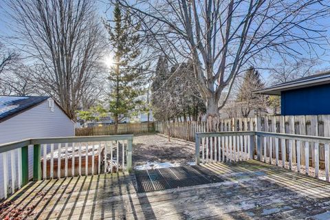 Tiny photo for 116 Woody Way, Lake In The Hills, IL 60156 (MLS # 12536167)