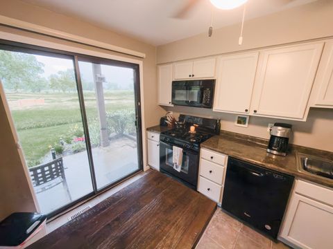 Tiny photo for 544 ELIZABETH Drive #544, Wood Dale, IL 60191 (MLS # 12696603)
