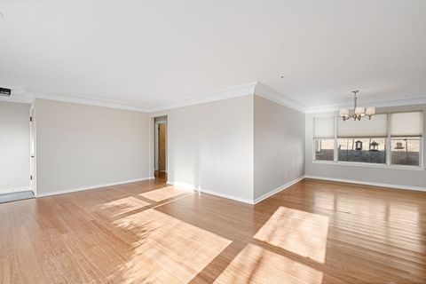 Tiny photo for 7303 N Kildare Avenue, Lincolnwood, IL 60712 (MLS # 12548311)