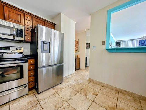 Tiny photo for 6171 N Sheridan Road #402, Chicago, IL 60660 (MLS # 12453802)