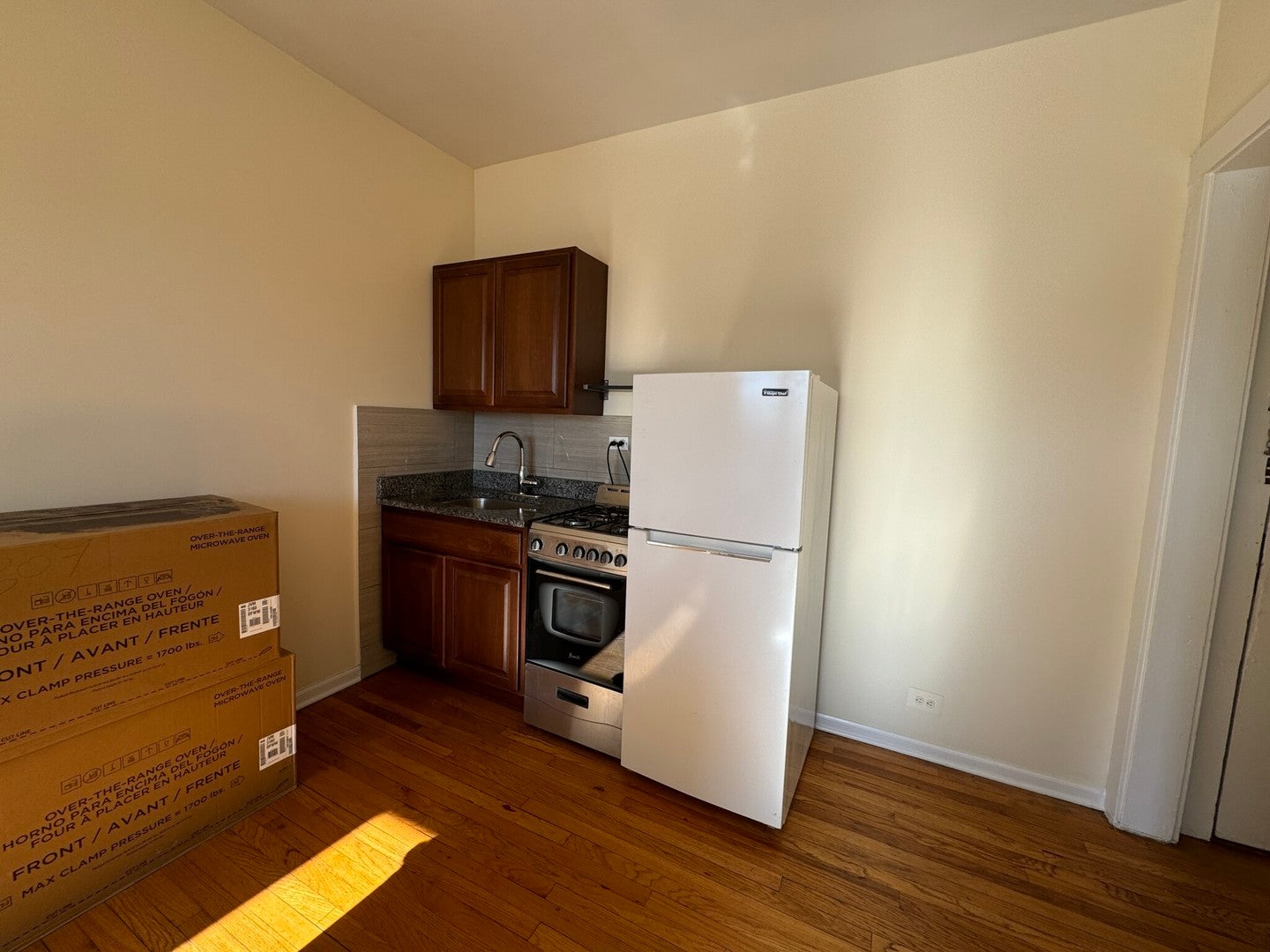 2712 N Milwaukee Avenue 205
