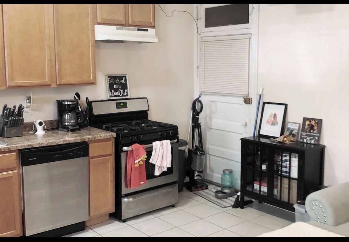 3325 N Lakewood Avenue GDN