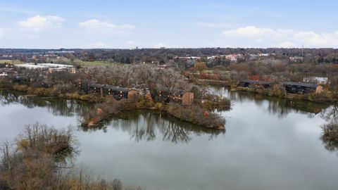 5512 E Lake Drive C Lisle IL 60532