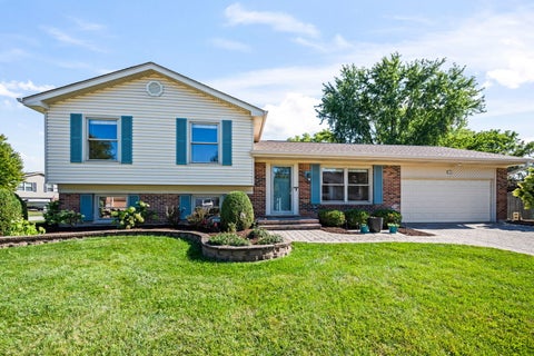 Photo of 1101 Pheasant Ridge Drive, Lake Zurich, IL 60047 (MLS # 12737822)