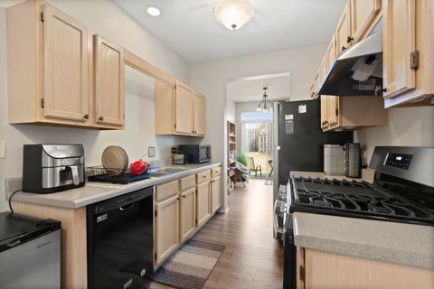 Tiny photo for 941 Mesa Drive, Lake In The Hills, IL 60156 (MLS # 12576096)