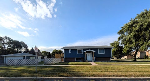 Photo of 10301 Minnick Avenue, Oak Lawn, IL 60453 (MLS # 12785088)