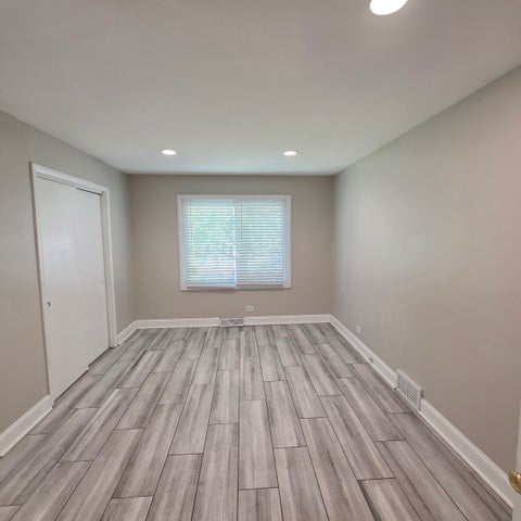 Tiny photo for 10301 Minnick Avenue, Oak Lawn, IL 60453 (MLS # 12785088)