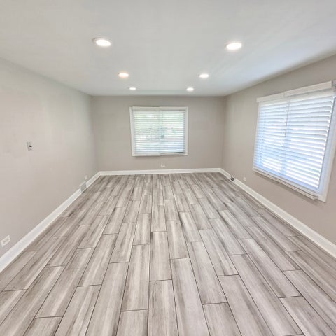 Tiny photo for 10301 Minnick Avenue, Oak Lawn, IL 60453 (MLS # 12785088)