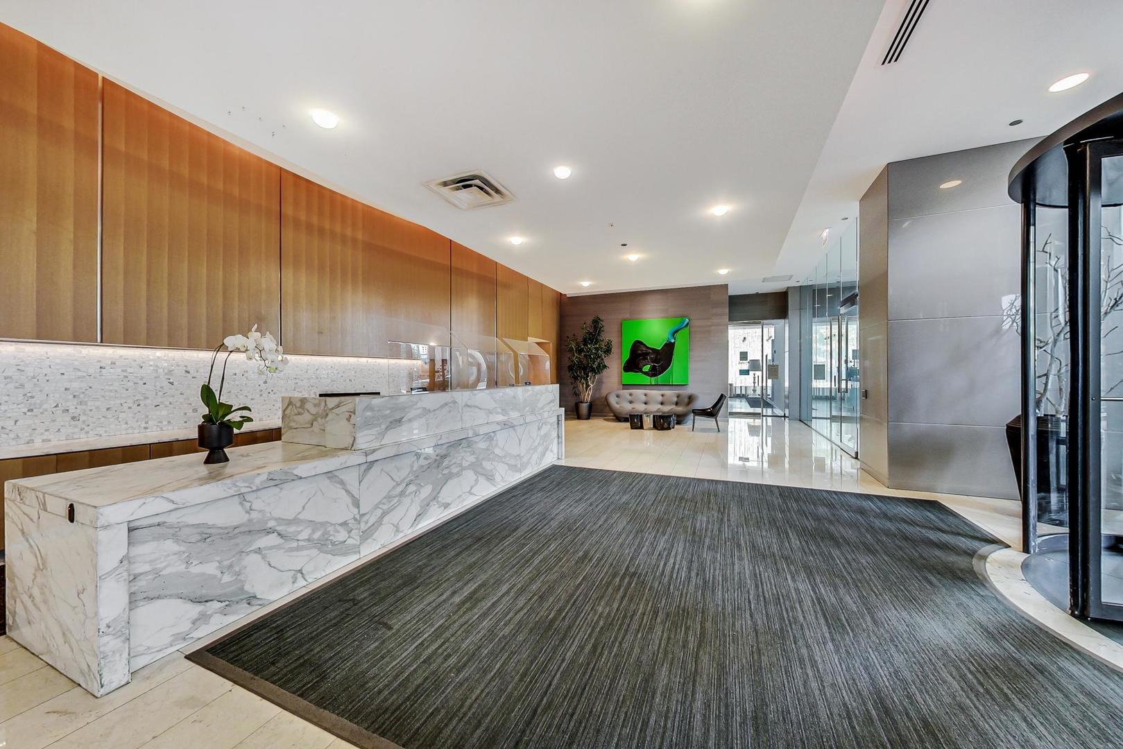 225 N Columbus Drive 6604