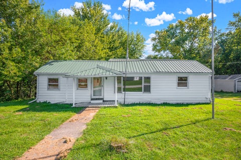 Photo of 207 E North Street, Heyworth, IL 61745 (MLS # 12722205)