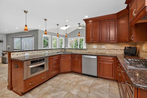 Tiny photo for 1212 Richfield Court, Woodridge, IL 60517 (MLS # 12626610)