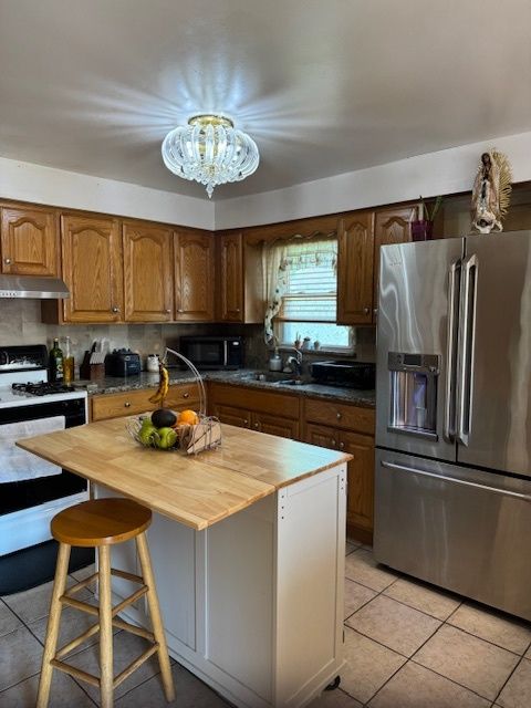 Tiny photo for 14240 S Manistee Avenue, Burnham, IL 60633 (MLS # 12412467)