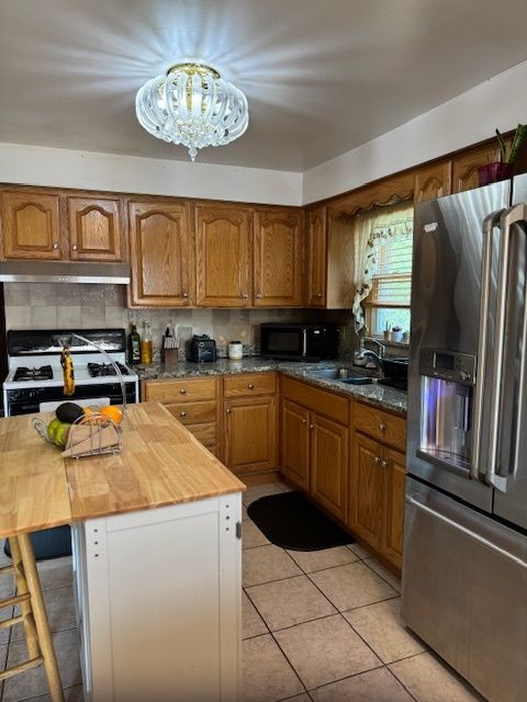 Tiny photo for 14240 S Manistee Avenue, Burnham, IL 60633 (MLS # 12412467)