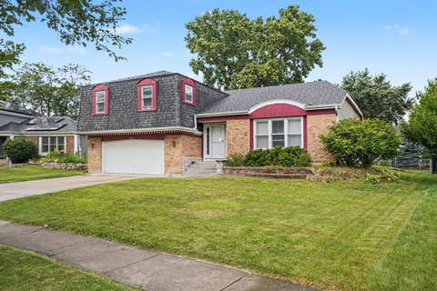 Photo of 1613 Jasper Drive, Wheaton, IL 60189 (MLS # 12721605)