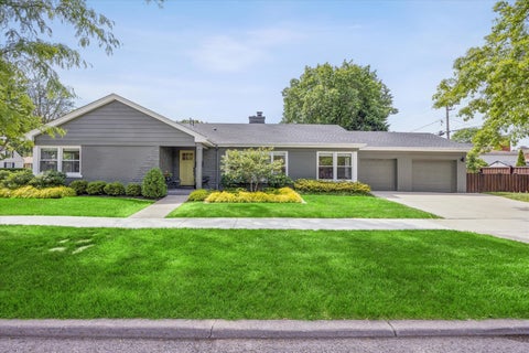 Photo of 802 S Spring Avenue, La Grange, IL 60525 (MLS # 12676679)