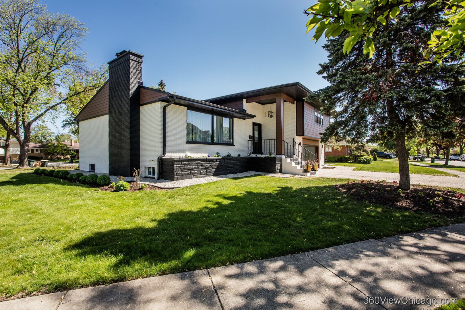 108 E Edgemont Lane