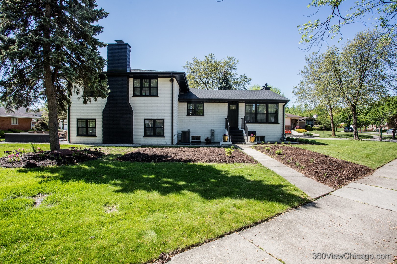 108 E Edgemont Lane